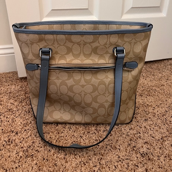 Coach Tote - Picture 2 of 5